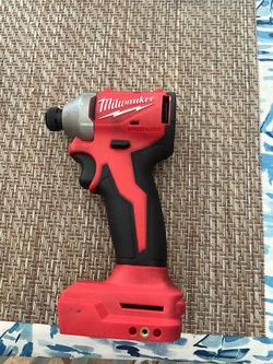 M18 1/4” impact Milwaukee