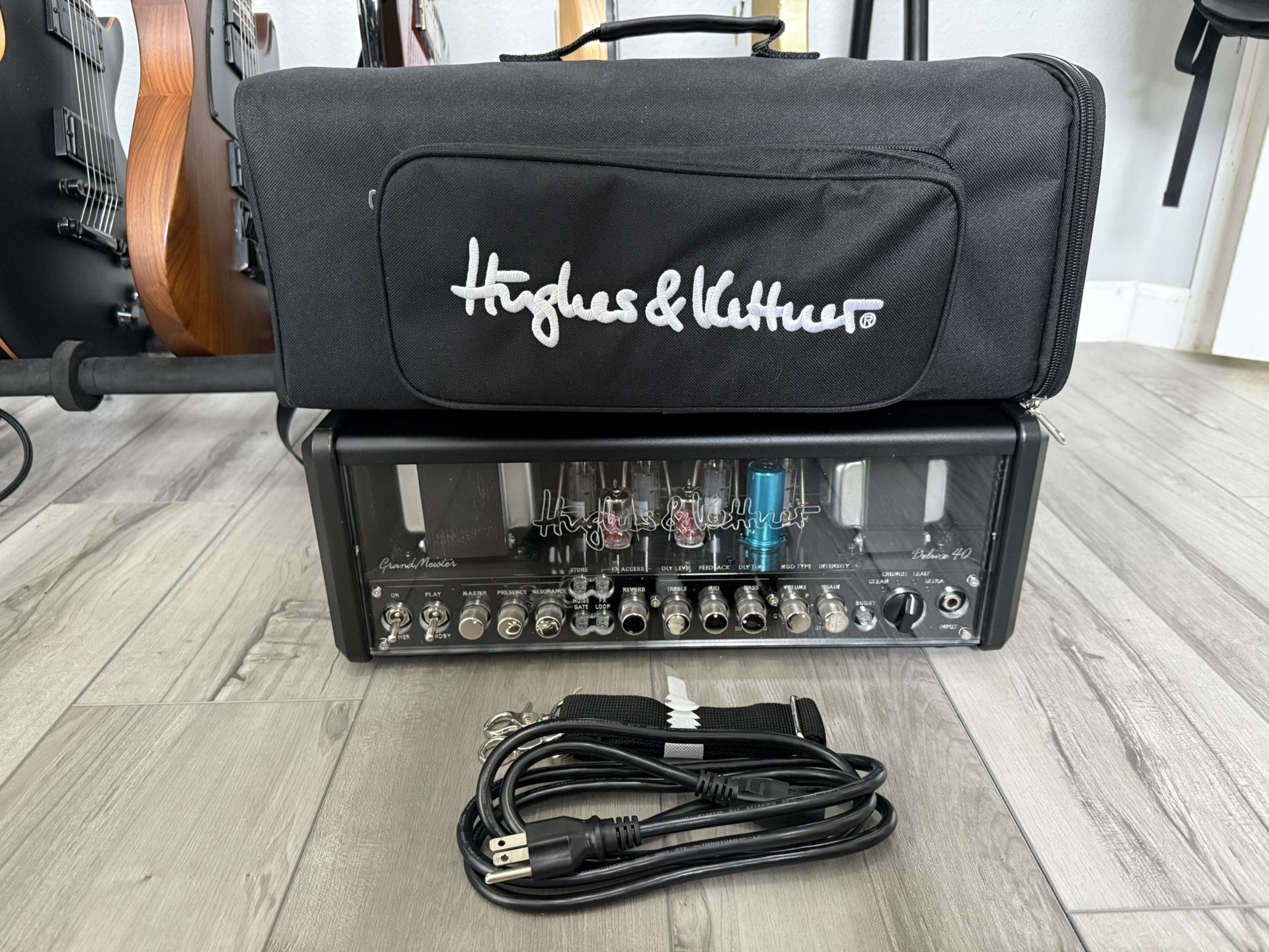 Hughes & Kettner GrandMeister Deluxe 40 Guitar Amplifier Head