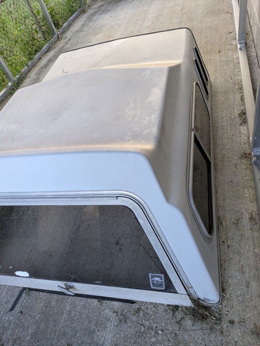 Truck Topper With Rasid Roof