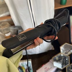 Beyond The Beauty Hair Straighter 