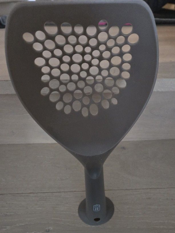 Litter Scooper w/ Large Holes