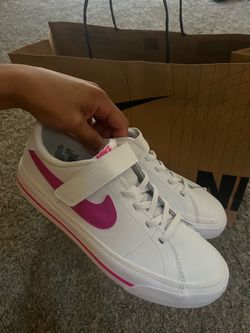 Girls Nikes