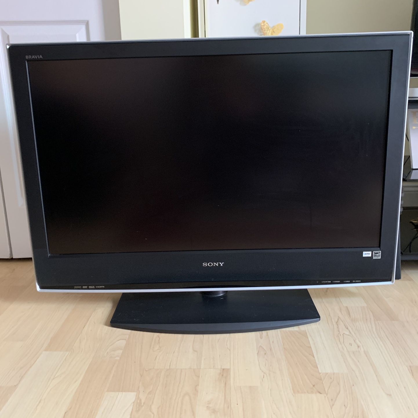 Must Go- Sony Bravia HDTV 42 Inch With Built-in Speakers
