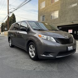 2017 Toyota Sienna