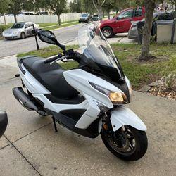 2019-KYMCO-X-Town-300i-with-ABS