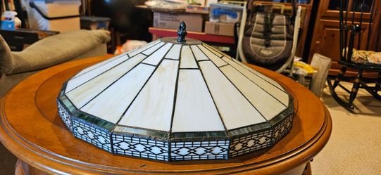 Stained glass lamp shade