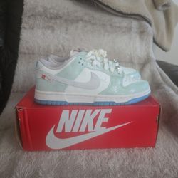 Nike Year Of The Dragon Sneakers Women's Size 7