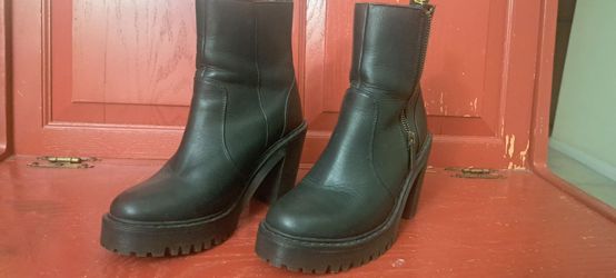 Women's Dr Martin boots