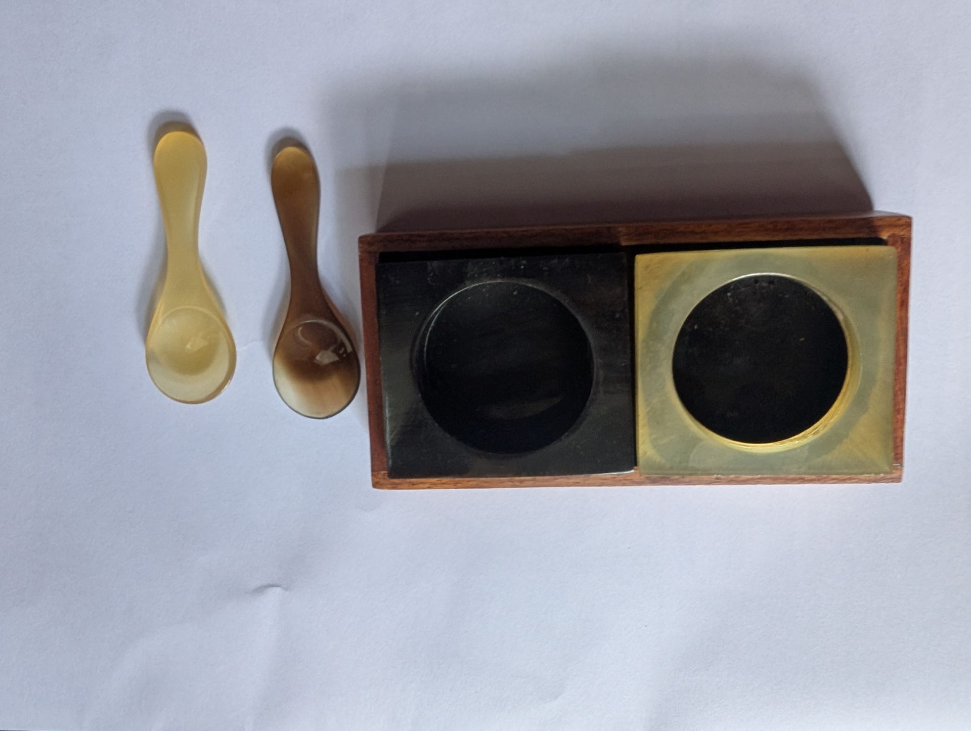 Salt & pepper tray