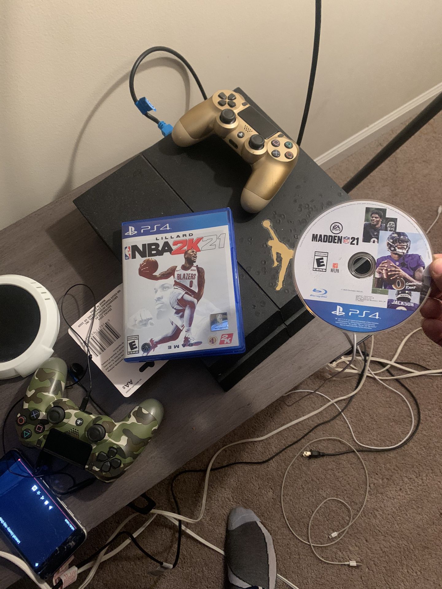 PS4 2 controllers with 2k and madden 21