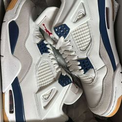 SB Navy 4s 