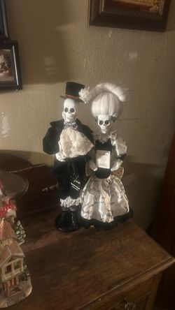 Day of the dead Día de los Muertos Male and Female 21 inch Tall Fabric Skeleton Halloween Doll set. New with Tags