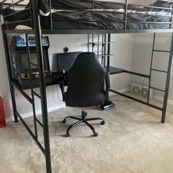 Full Size Bunk bed With Desk
