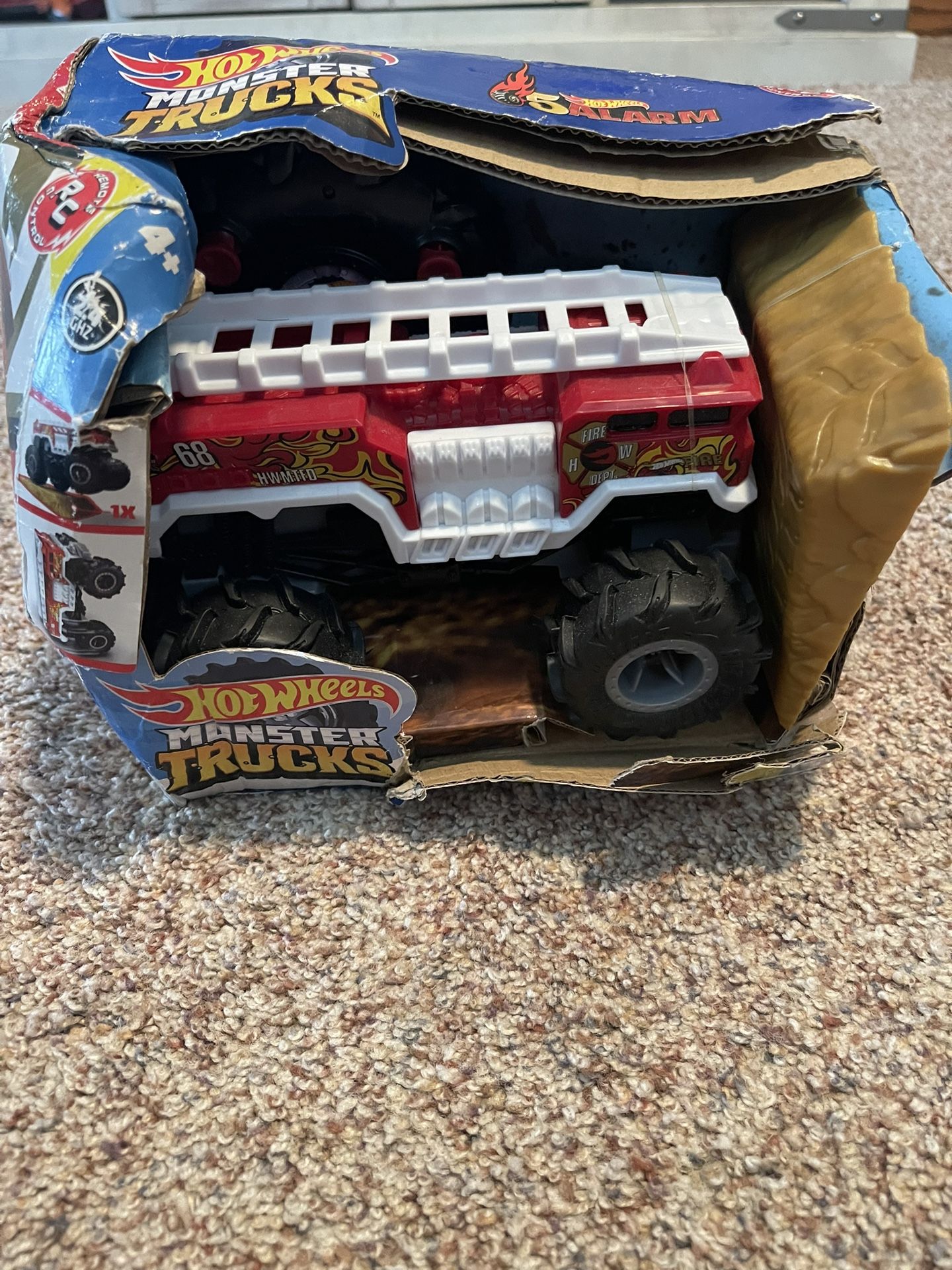 Hot Wheels Monster Trucks(box has damage)