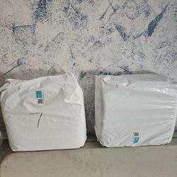 Pampers  32 Count 2 Packages Size 7 