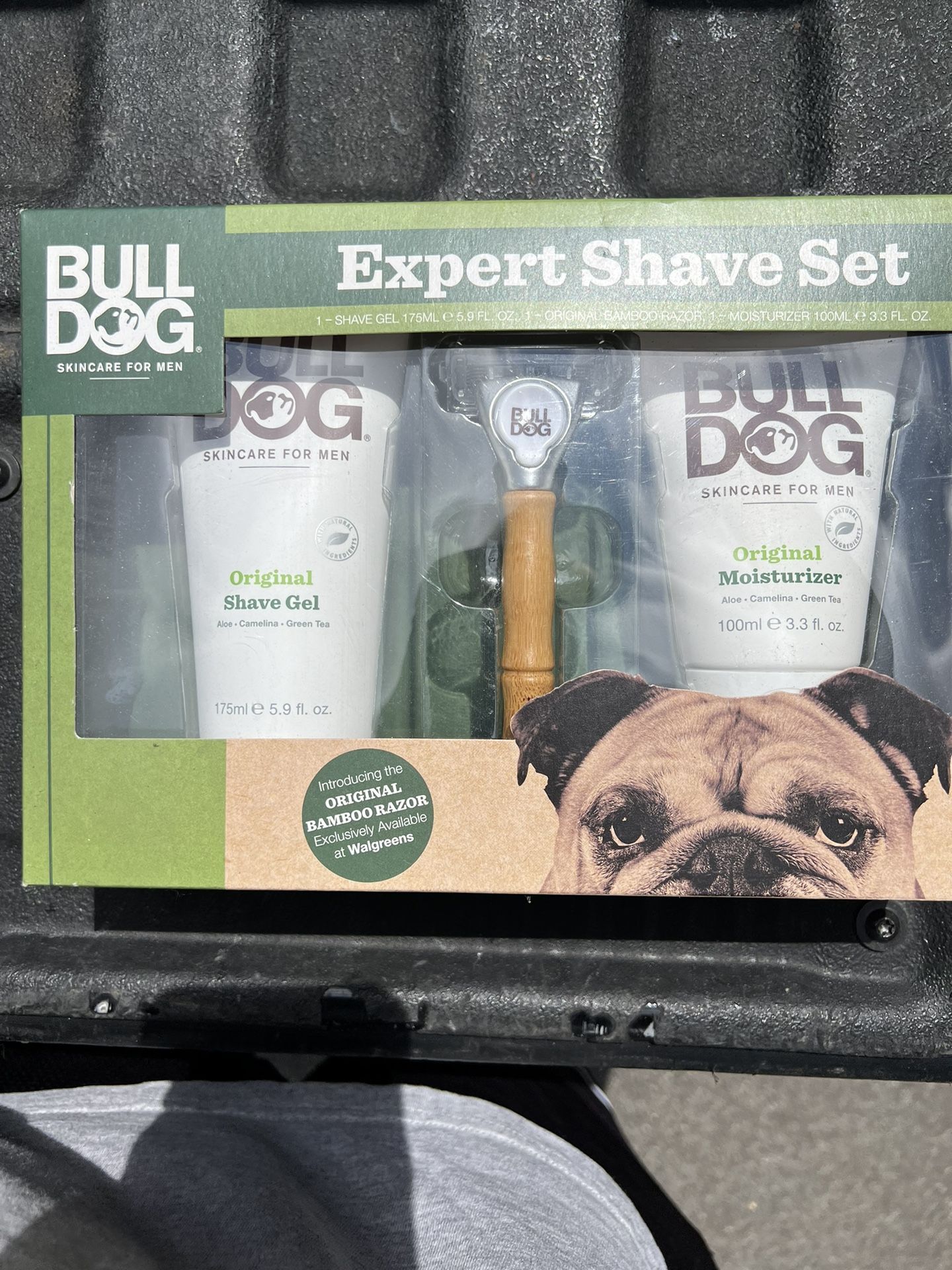 Bull Dog Expert Shave Set - Kit with Bamboo Razor, Shave Gel, & Moisturizer