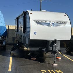 2021 Gulfstream 274qb
