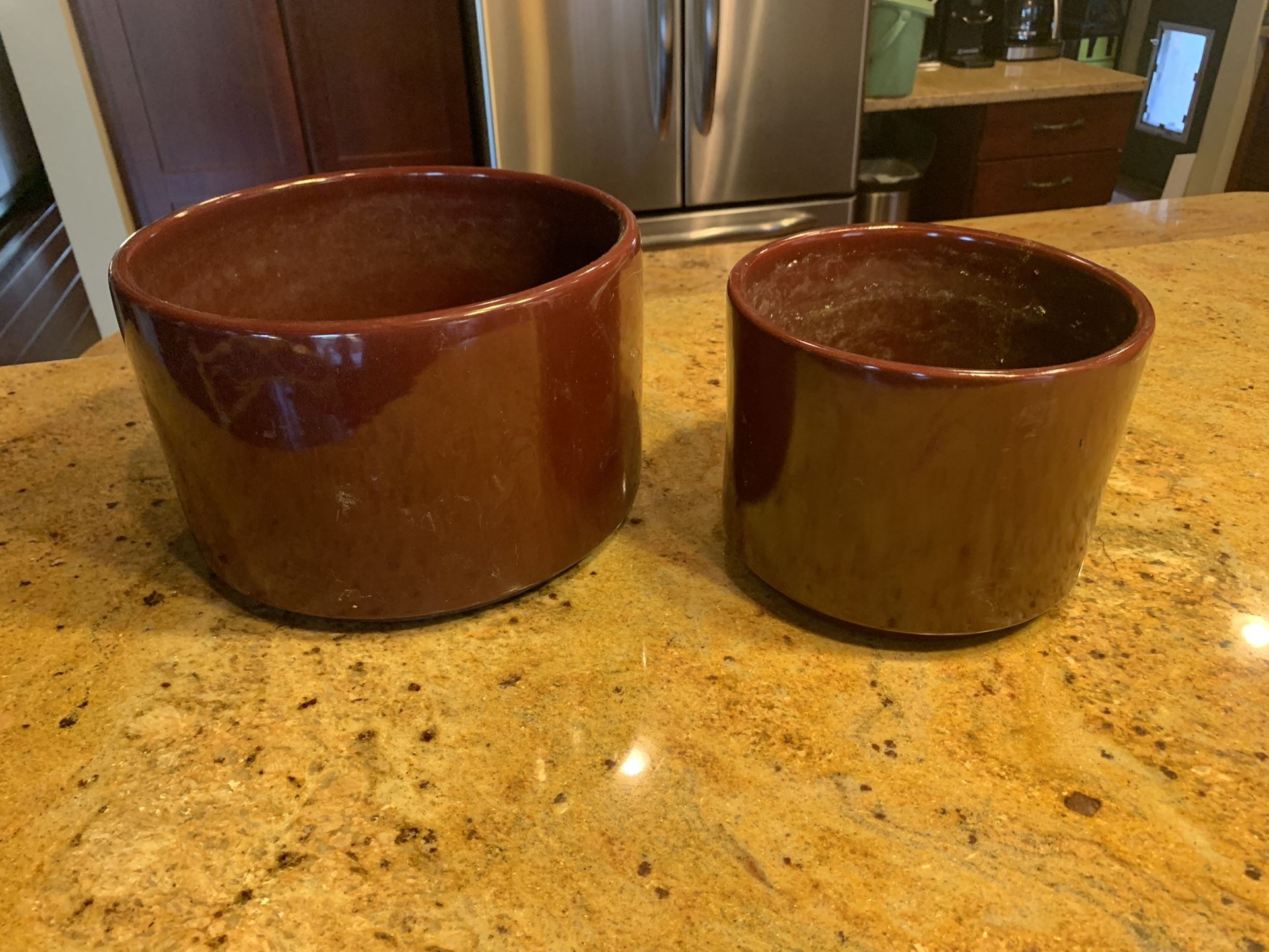 2 Maroon Flower 🌸 Pots 