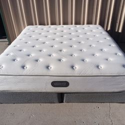 Beautyrest King Mattress And Box Spring 