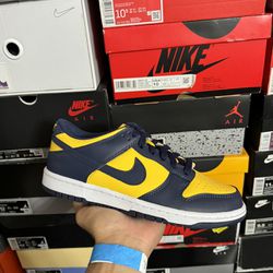 DS Nike Dunk Low Michigan sizes 4Y-7Y