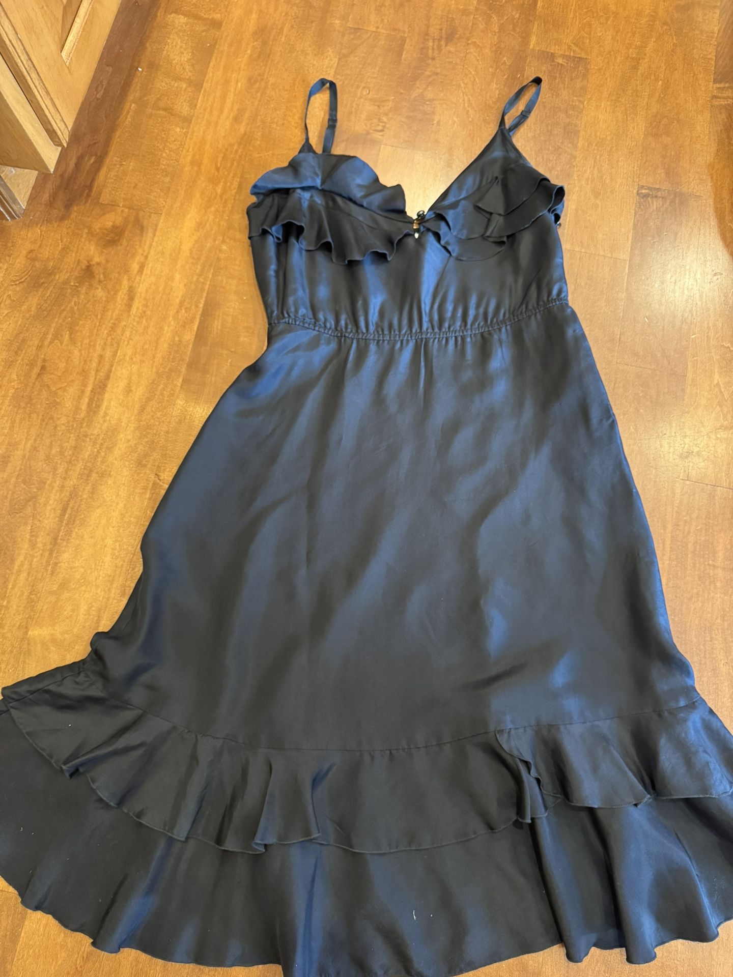 Woman’s kimchi & Blue Little Black Dress 100% Silk Shipping Available