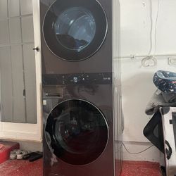 LG WashTower Stacked SMART 5.0 & 7.4 Gas Dryer Black Steel w/ Steam