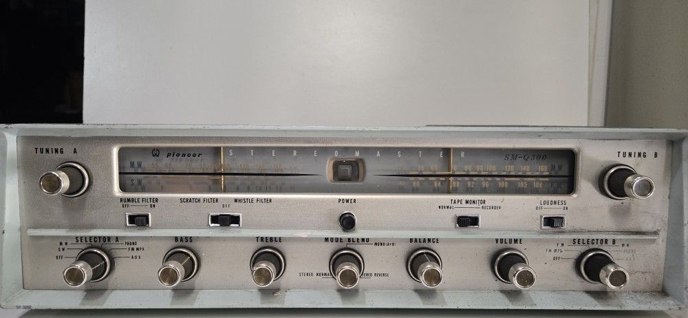 Pioneer SM-Q300 tube stereo Shortwave AM FM Receiver RARE and WORKING
