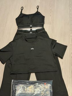 3 pieces alo yoga sets and 2 piece sets ! Brand new