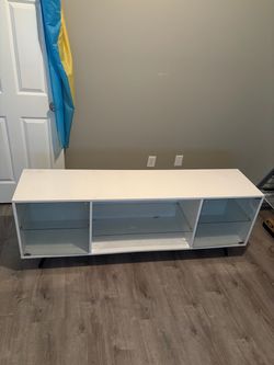 Entertainment center