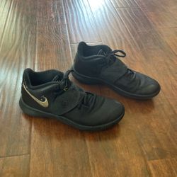 Kyrie Flytrap 3 Black Metallic Gold 