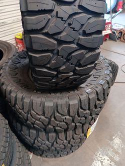 New set of tires aplus mud terrain 33 1250 15