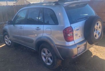 Toyota 2004 sport PARTS