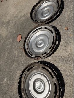 Datsun 510 Hub Caps
