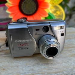 Olympus Camedia C-50 Zoom Digital Camera