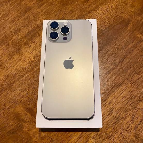 iPhone 16 Pro Max