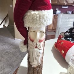 FOLK ART WOODEN SANTA 