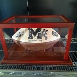 Disneyland Resort Mickey's Steamboats #28 Pluto Mad Dogs #32 Football With Display Case!