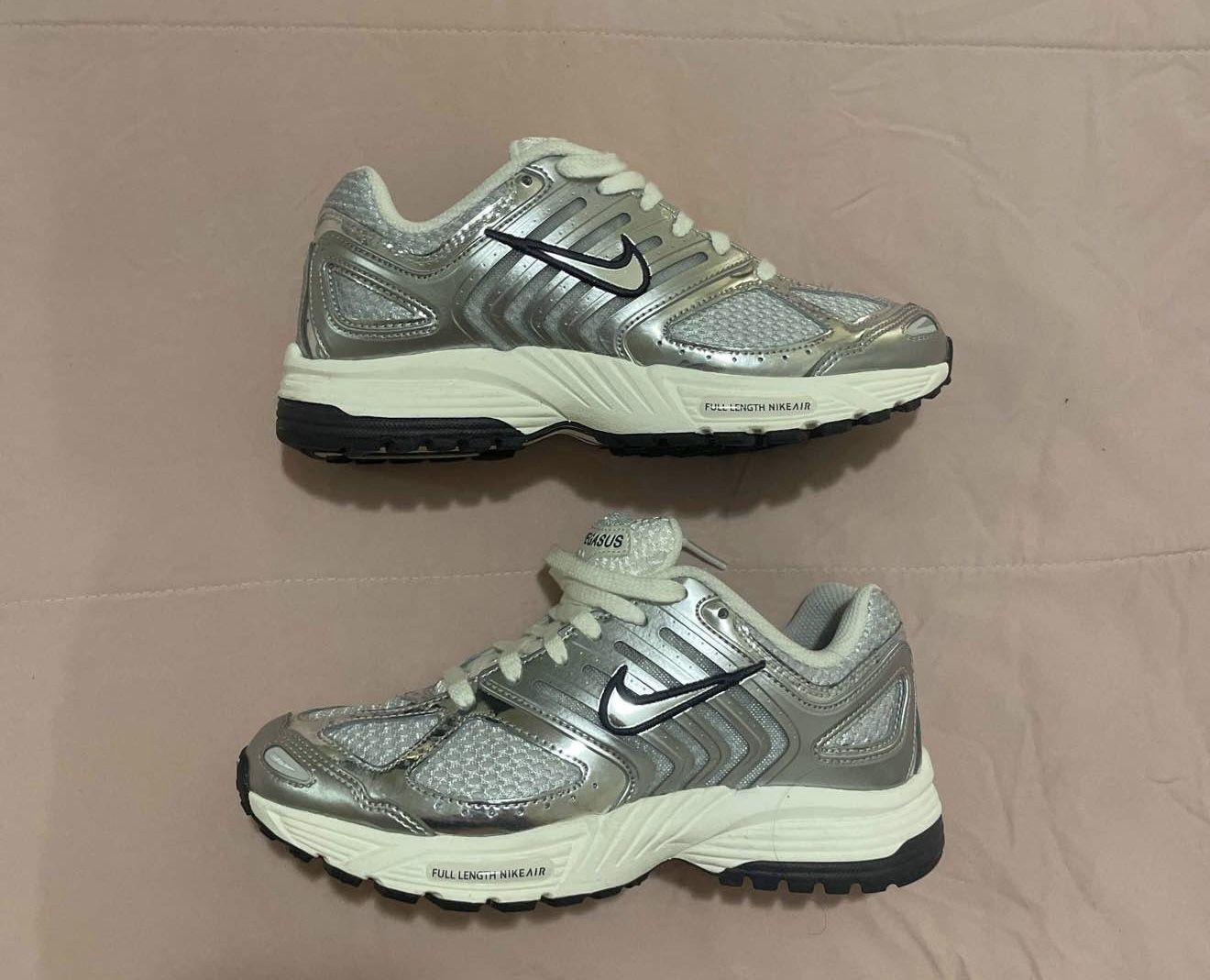Nike Air Pegasus, Chrome/Photon Dust Size 7 W