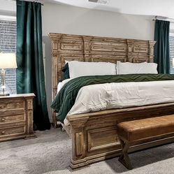 Solid Wood King Bedroom Set – Excellent Condition