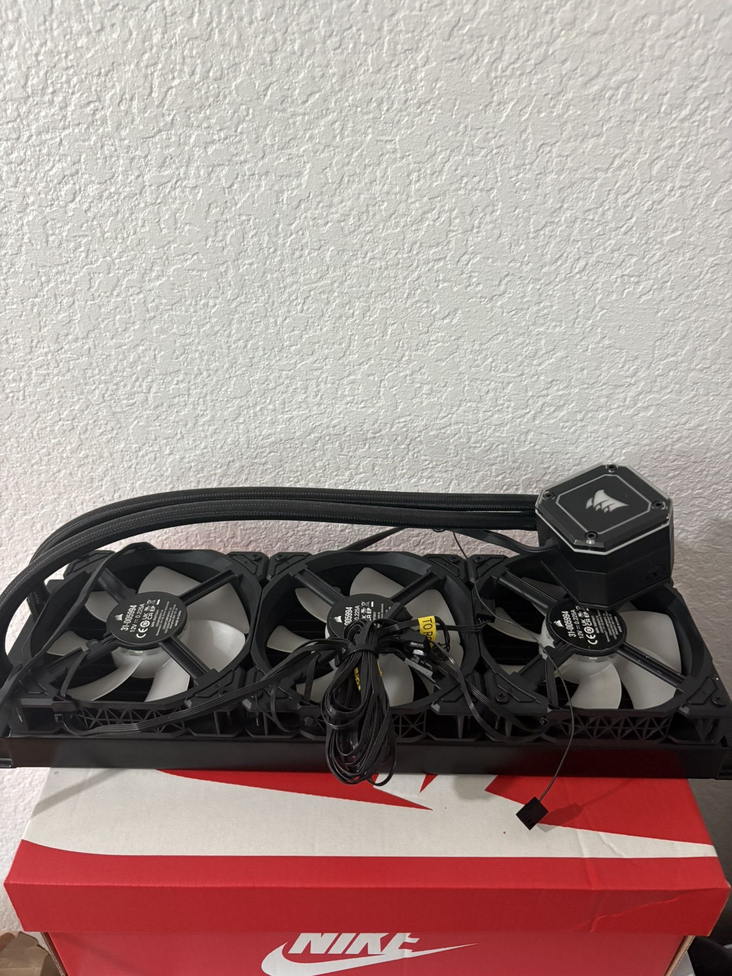 CORSAIR LIQUID COOLER