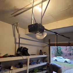  Garage door opener Chamberlain