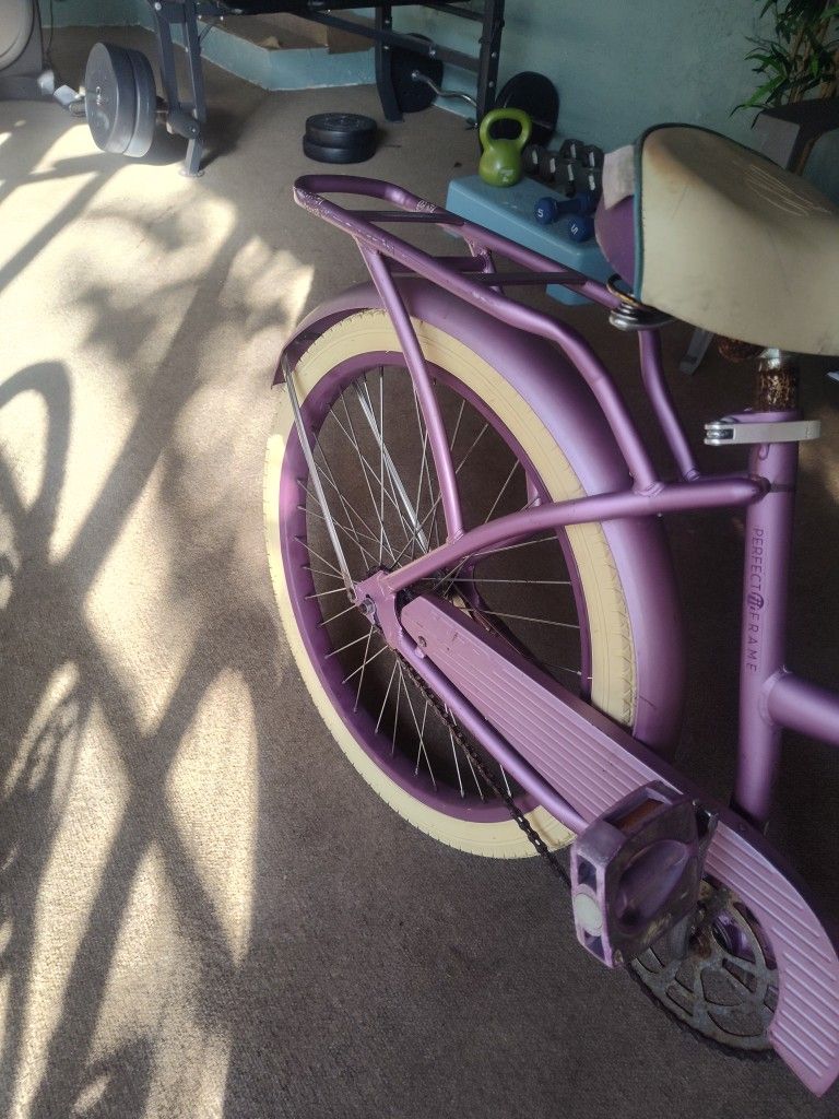 Huffy Nel Lusso Pink Cruiser Bicycle