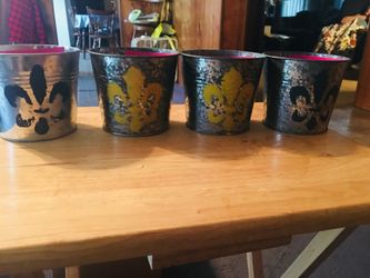 Fleur de lis tin