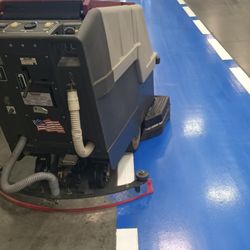 Minuteman Industrial Floor Scrubber Vacuum 
