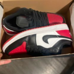 Jordan 1 Lows (red Black And White) (size9)