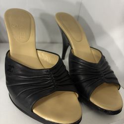 Chanel kitten heels 