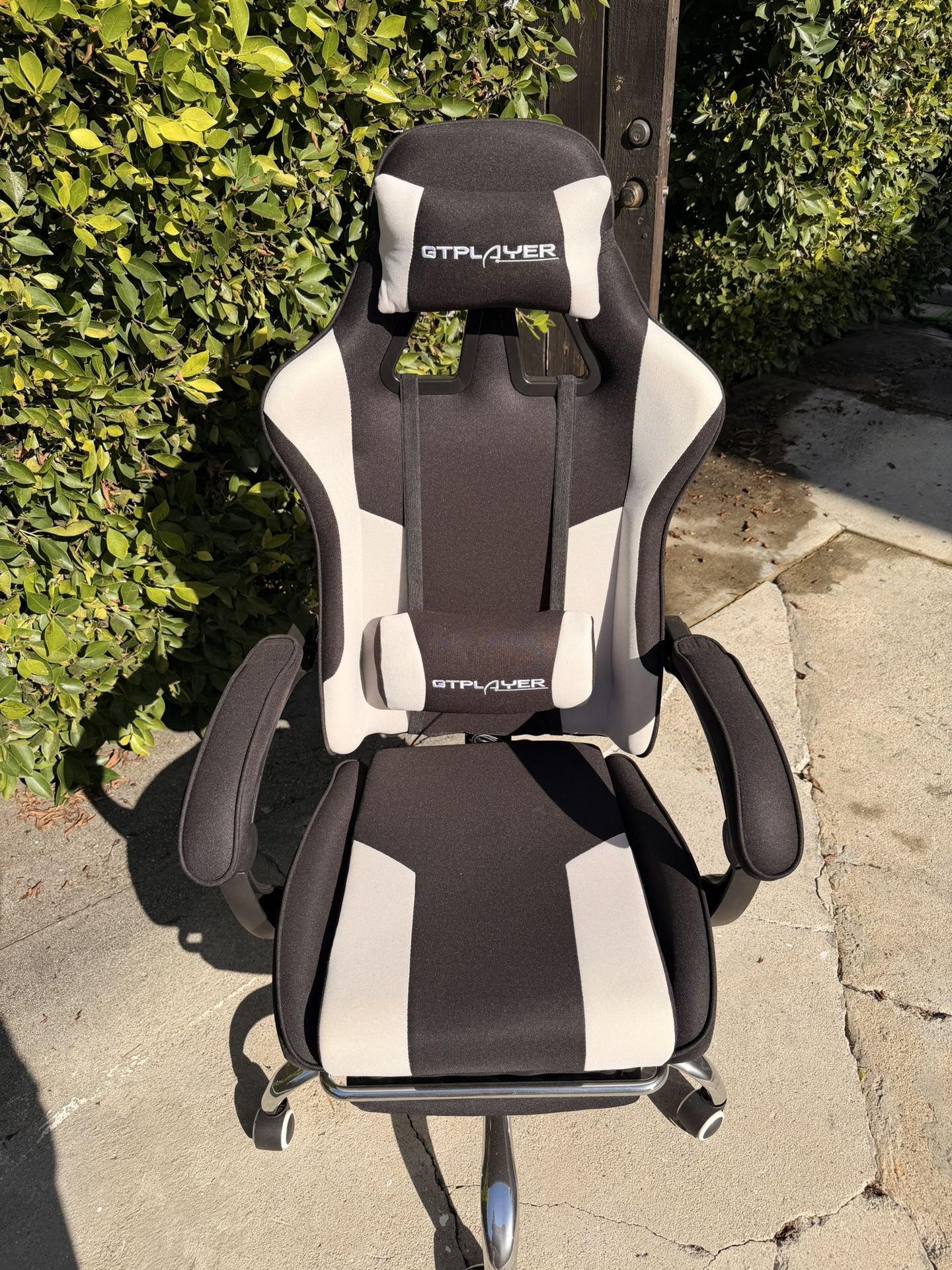 Gaming Chair - BRAND NEW assembled 