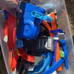 TONS of HotWheels Tracks, Motors, Etc