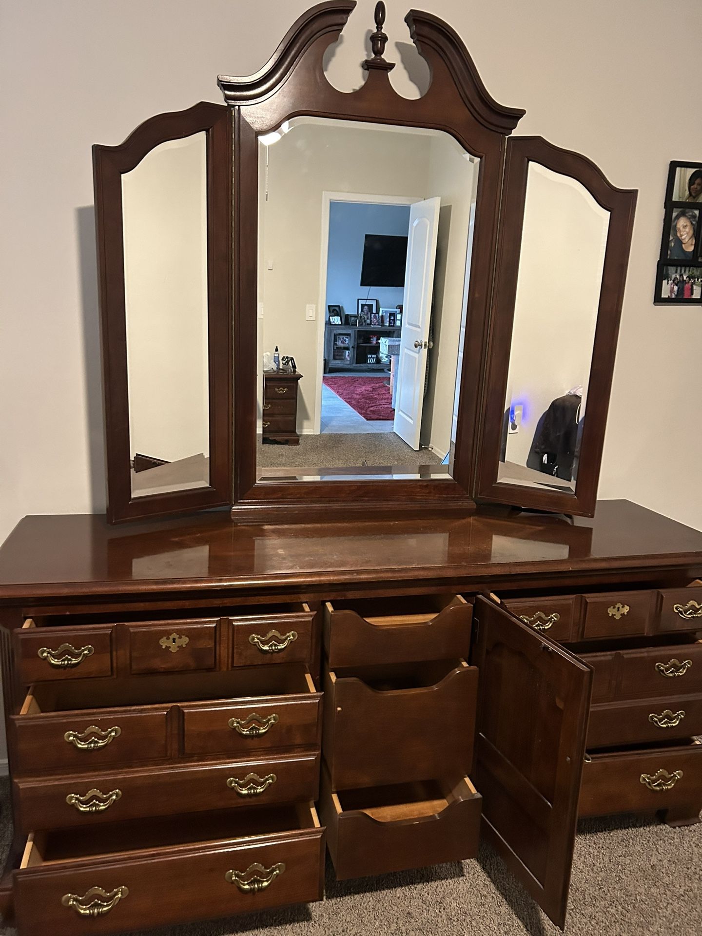 Solid Wood Dresser With Mirror