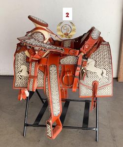 Montura bordada